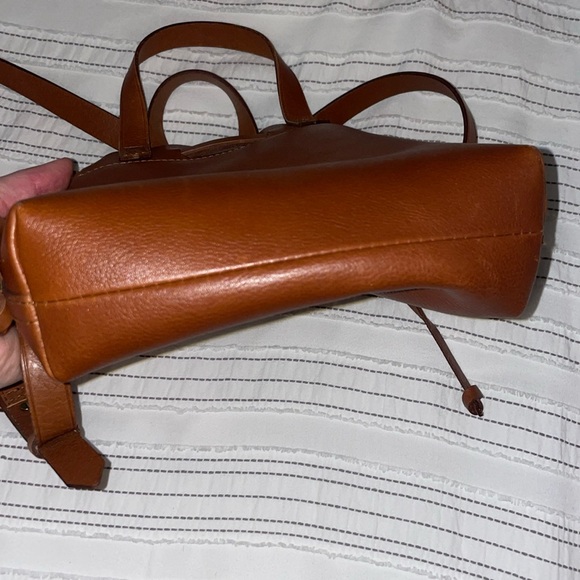 Madewell the Small Drawstring Transport Crossbody in English Saddle - Picture 5 of 5